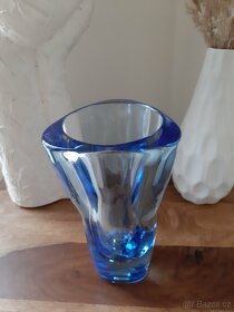 Akvamarínová váza z lisovaného skla - František Vízner - 4