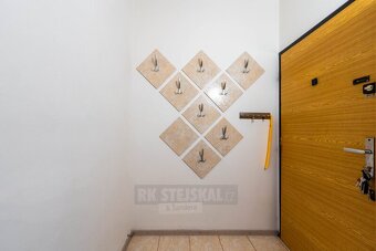 Prodej částečně rekonstruovaného, prostorného OV bytu 3+1, 6 - 4