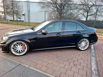 Mercedes Benz C63 AMG W204 - 4
