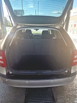 PRODÁM Škodu Octavi Combi II 1.6 MPI 77 kW - 4