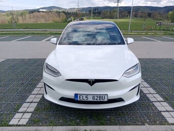 Tesla Model X - 4
