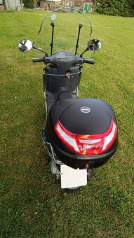 Skútr Piaggio Sfera 125 - 4
