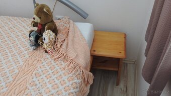 Manželská postel s nočními stolky a novými matracemi - 4