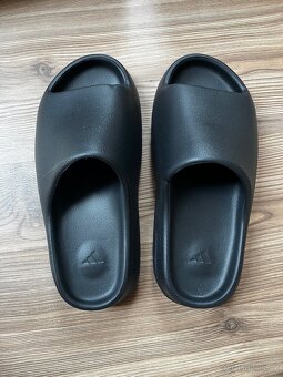 Yeezy slide - 4