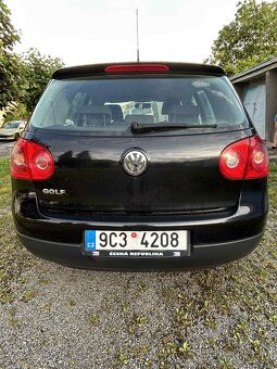 Volkswagen Golf 5 1.6 - 4