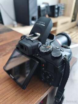 FUJI FINEPIX HS20 EXR - 4