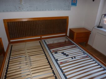 Dřevěná manželská postel 180 x 200 cm - 4