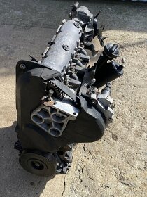 Motor Nissan / Renault  F9A 1.9dCi - 4