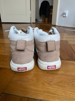 dámské kotníkové zateplené boty Vans - 4