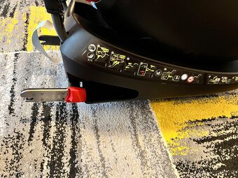 Autosedačka Britax Römer Dualfix 2R - červená - 4