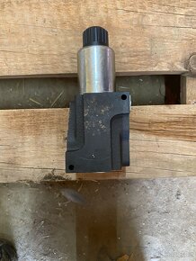 Hydraulický elektromagnetický ventil pro třetí funkci - 4