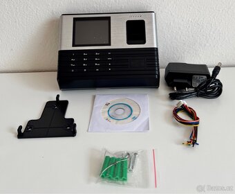 Kancelářský systém docházky s biometrickým otiskem prstu - 4