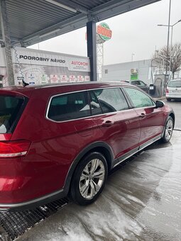 Volkswagen Passat - 4
