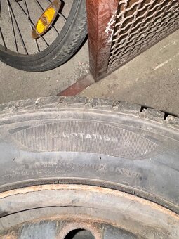 Prodám zimní pneu 165/60 R14 - 4