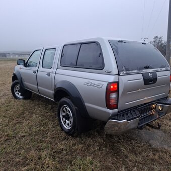 Nissan navara d22 - 4