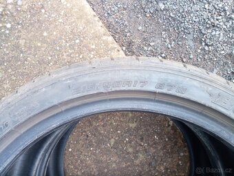 Prodám 2ks letních pneu 215/40 R 17 - 4