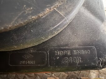 Plastová popelnice 240l - 4