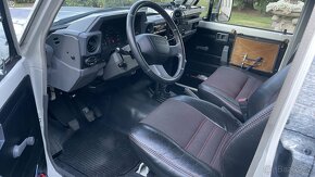 Toyota Land Cruiser HZJ 79 - 4