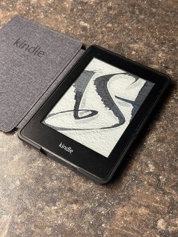 Amazon Kindle Paperwhite 5.gen 2GB WIFI + obal - 4