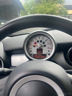Mini Cooper 1.4 provoz 2010 - 4