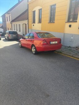 MERCEDES-BENZ C220CDI - 4