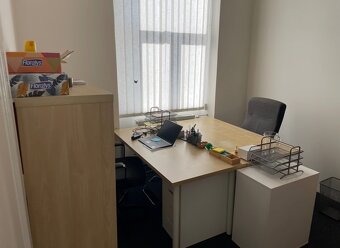 Kancelářský nábytek na prodej – stoly a židle za skvělé ceny - 4