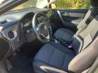 Toyota Auris - 4