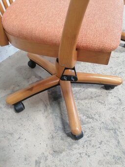 Dřevěné kancelářské židle - 4