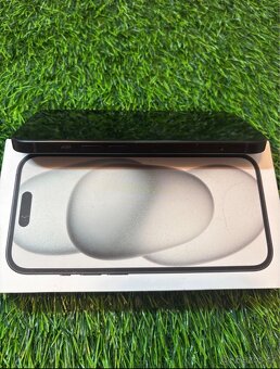iPhone 15, 128gb - 92% baterie, záruka - 4