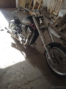 Suzuki Intruder 750 - 4