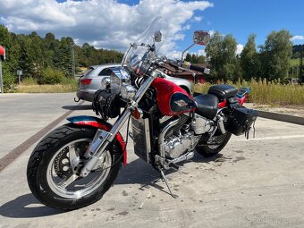 Suzuki VZ 800 Marauder - 4