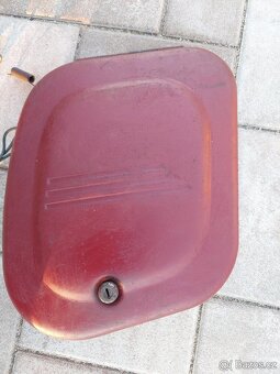 Jawa kyvacka, panelka - kastlik na naradi - 4