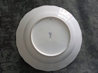 prodám tři kusy originálních míšeňských talířů - 4