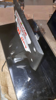 S04 Noha, stojan ED TV LG 32LV4500 - 4