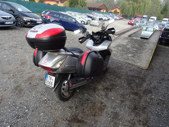 Honda Silver Wing, FJS 600 - 4