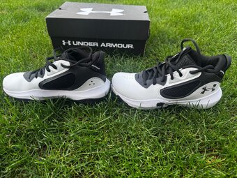 Obuv Under Armour velikost EU 35,5 - 4