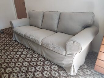 3 místná pohovka a taburet - 4