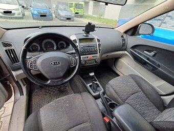 Kia Ceed - CRDi 1.6 - rv 2007 - 260t km - nafta - 4