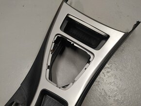 BMW E90 - Středový tunel - 4
