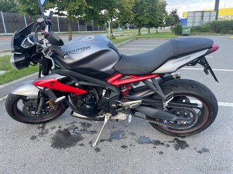 Triumph Street Triple R - 4