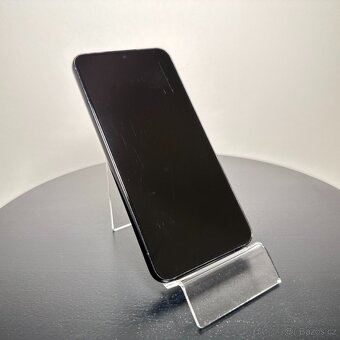 Samsung Galaxy S22 128 GB - 4