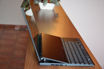 Asus ZenBook Pro 14 Duo i9/32GB/SSD 2TB/dotyk - 4
