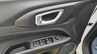 Jeep Compass 1.3i PHEV 4Xe 177 kW Limited - 4