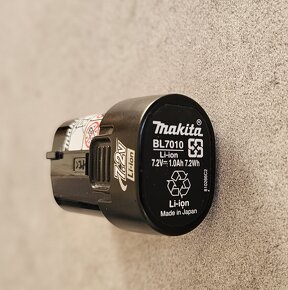 aku vysavač Makita - 4