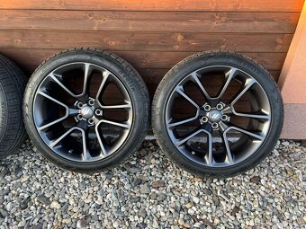orig. alu kola Dodge Challenger R20 245/45/20 - 4