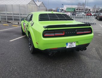 Dodge Challenger SRT 6,4 scat pack - 4