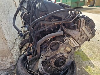 Motor BMW E46 2,5 - 4