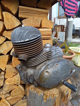 Motor ČZ 175 / 356 nebo skútr ČZ 501 - 4