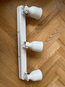 Stropní bodové světlo s chytrými žárovkami IKEA - 4