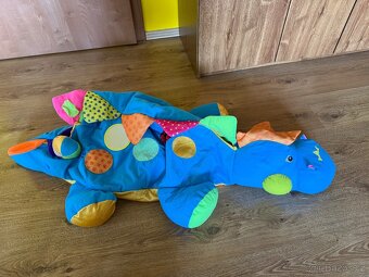 Velký dinosaurus s míčky - 4
